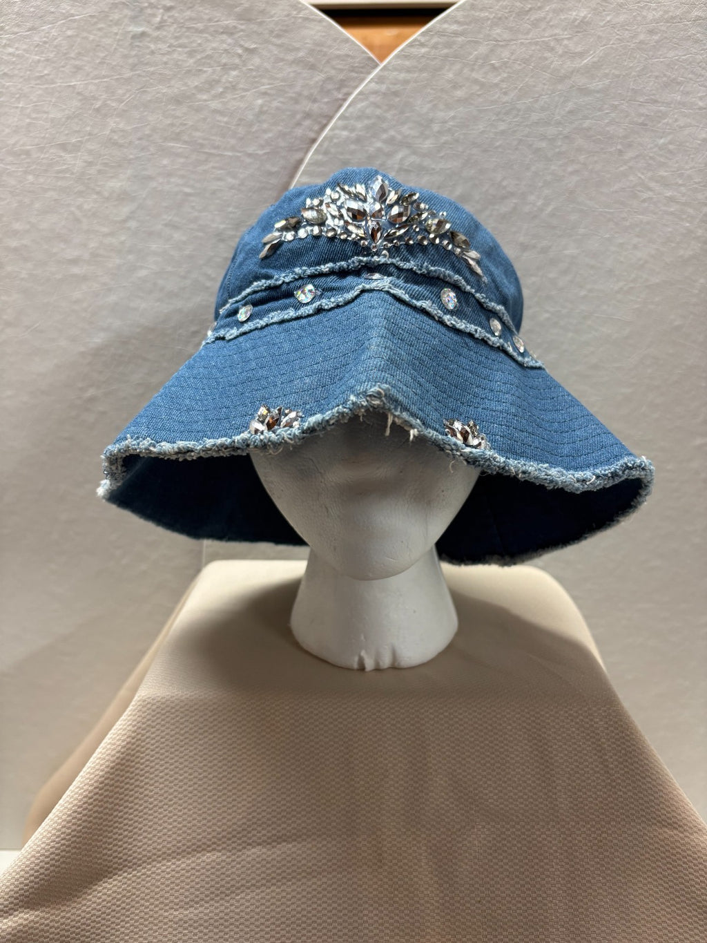 Bucket Hat for Women, Light Blue - 100 % Cotton Washed. One size fits all.