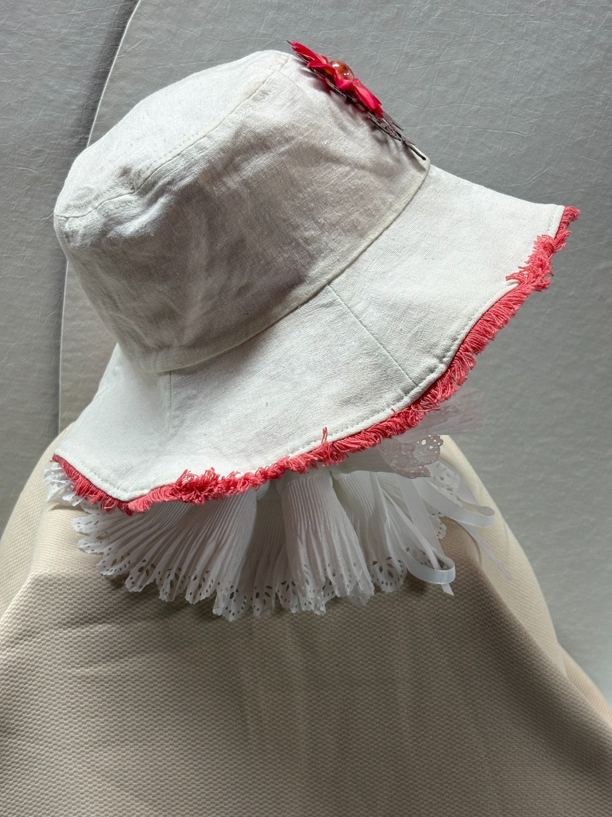 Reversible Bucket Hat 2-in-1 Coral & Cream Magnetic Removable Flower Brooch