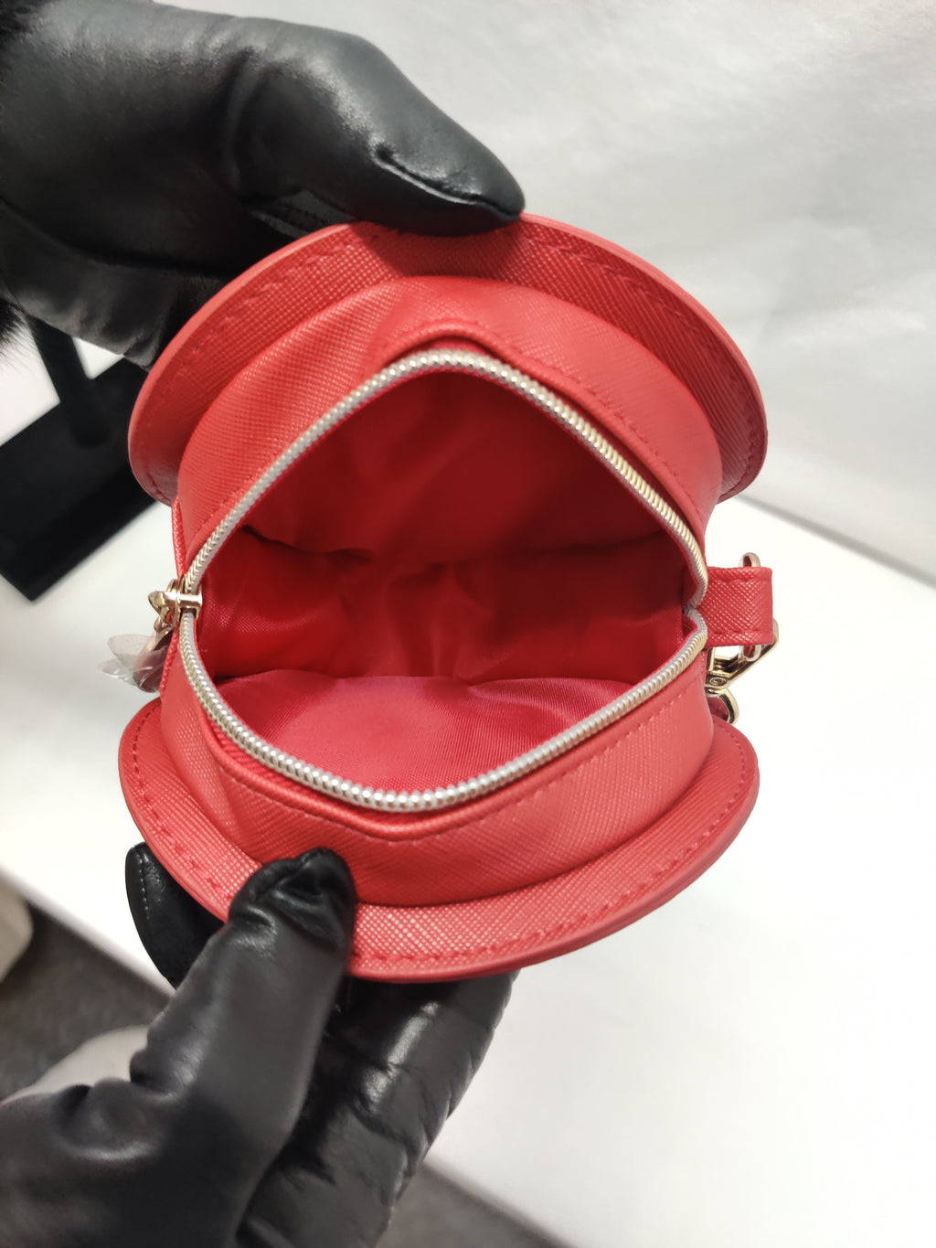 Red Round Wristlet Bag - Crystal Heart Rhinestone Valentine Crossbody Purse